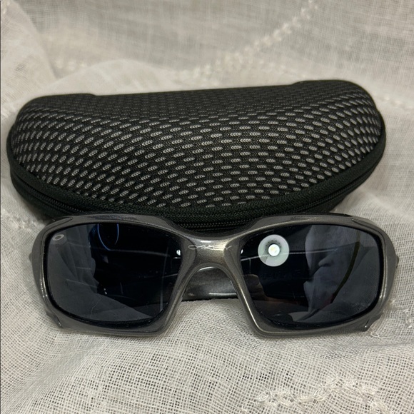 Oakley Pit Boss almost new sunglasses - Picture 1 of 11